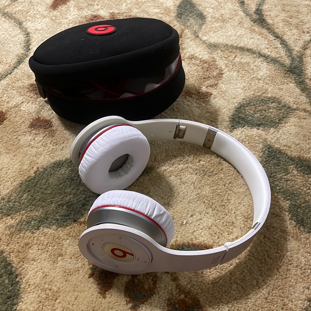 Beats solo 1st gen
